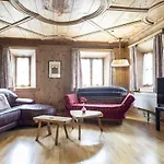 Ferienhaus Chasa Broel Mitten In