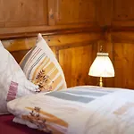 Ferienhaus Chasa Broel Mitten In Ardez