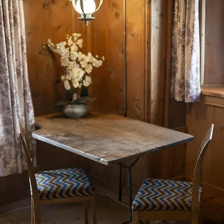 Chasa Broel Mitten In Holiday home