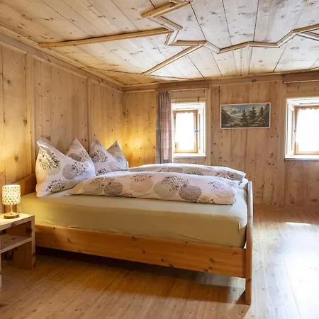 Holiday home Chasa Broel Mitten In *