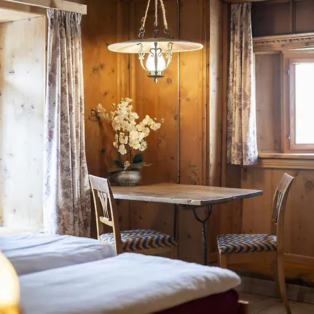 Chasa Broel Mitten In Ardez