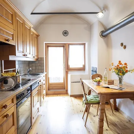 Chasa Broel Mitten In