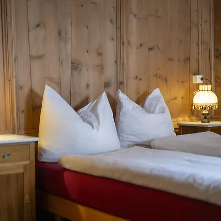 Holiday home Chasa Broel Mitten In
