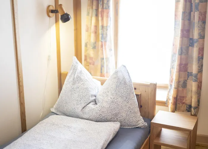 別荘 Chasa Broel Mitten In *