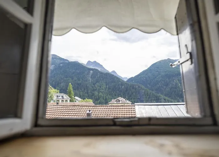 בית נופש Chasa Broel Mitten In